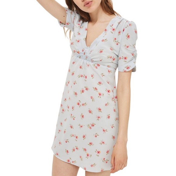 Topshop Dresses & Skirts - NWT TOPSHOP FLORAL DRESS